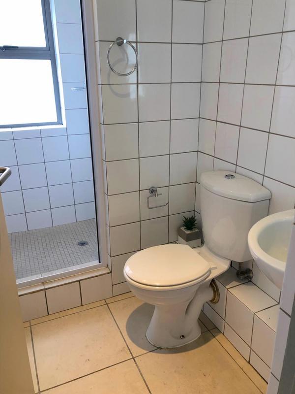 To Let 1 Bedroom Property for Rent in Claremont Western Cape